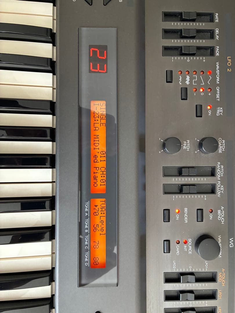 c*s様 (再出品)Roland JD-800 シンセサイザー 61鍵