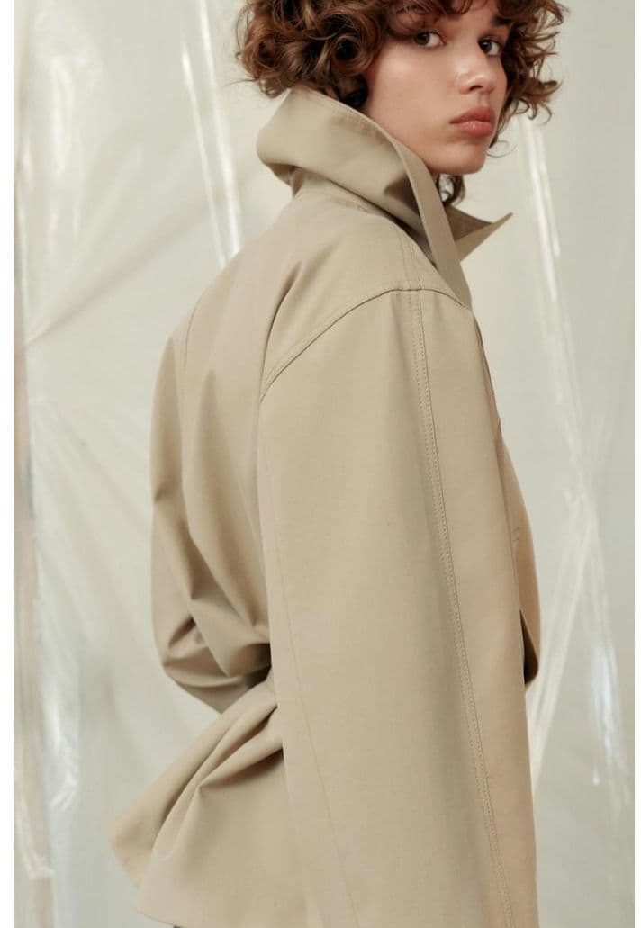 完売品 ZARA ショートトレンチコート M-L ライトゴールデンブラウン