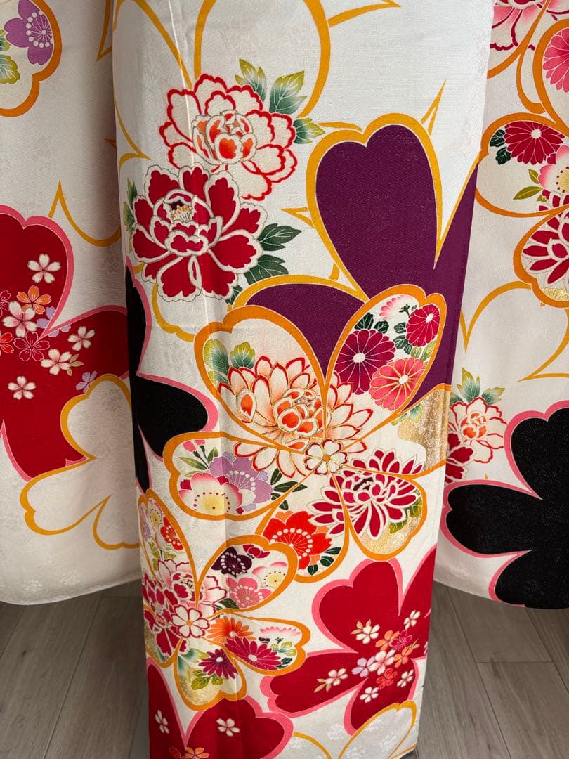⭐️可愛い振袖フルセット　正絹振袖　成人式　白地系　地紋柄　銀通し　駒刺繍