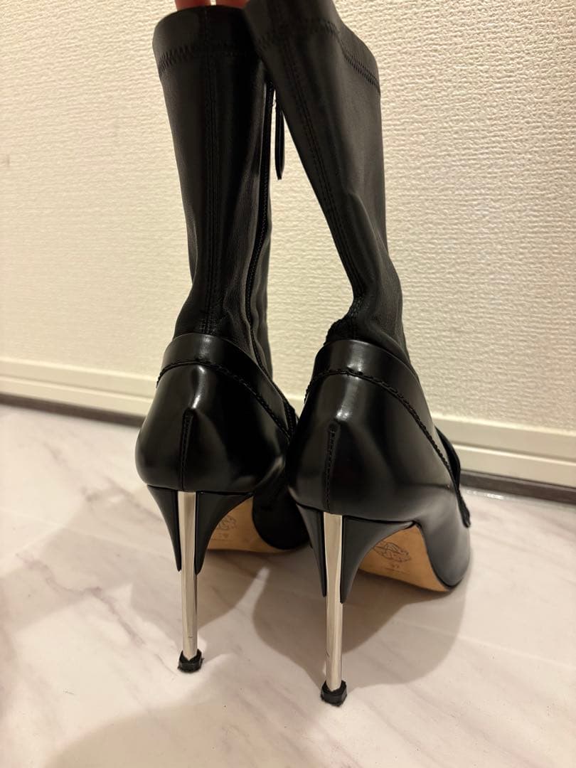 Alexander McQueen ブラックブーツ