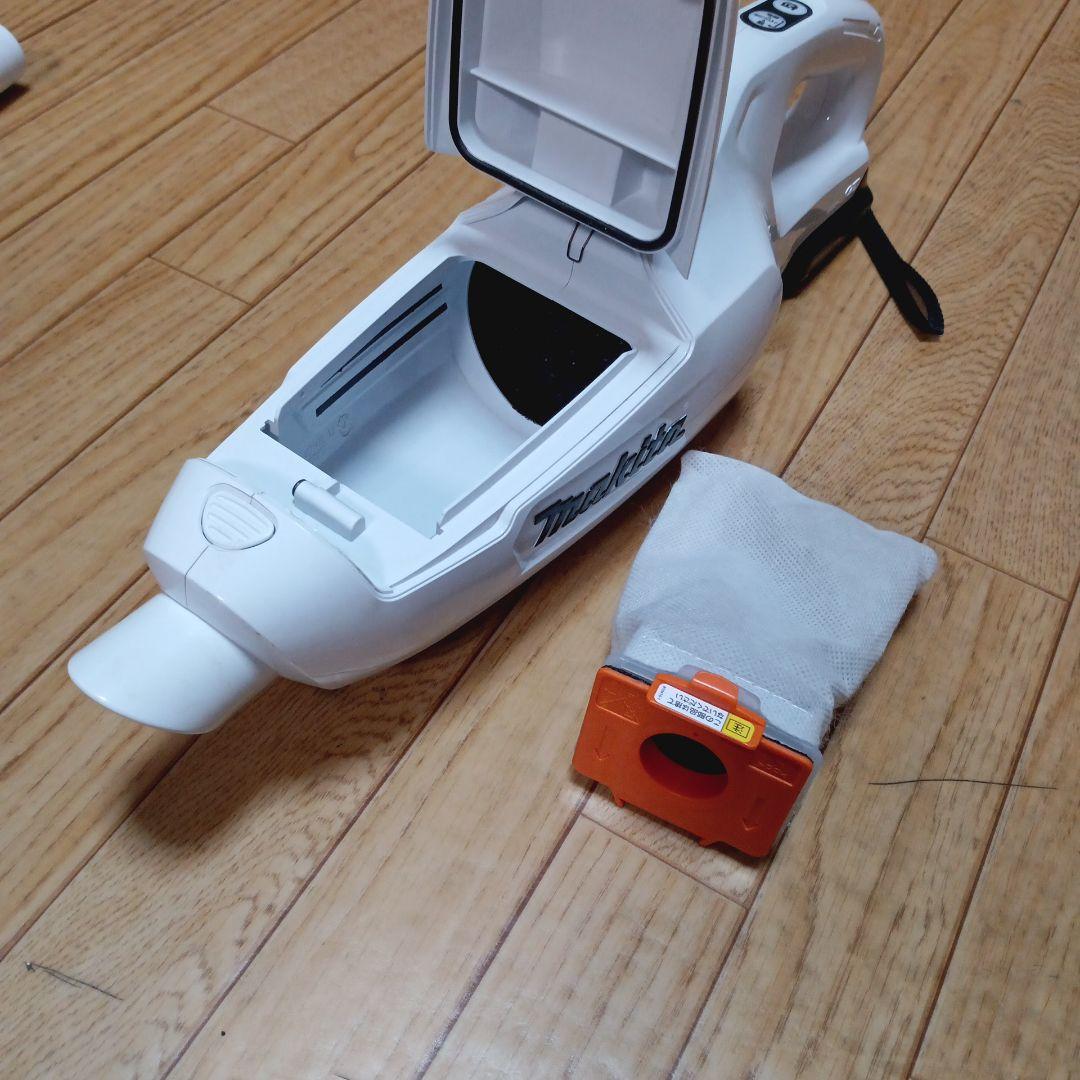 マキタ10.8V充電式クリーナ CL107FD純正バッテリー付