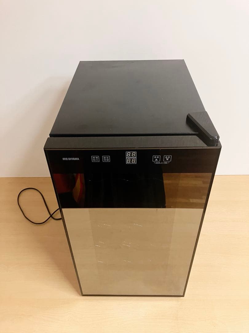アイリスオーヤマ ワインセラー 18本収納 50L 【PWC-502P-B】