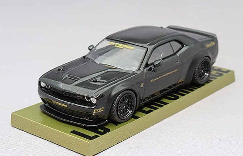 ターマック ワークス LB-WORKS ダッジ チャレンジャー コンテナ2個付き