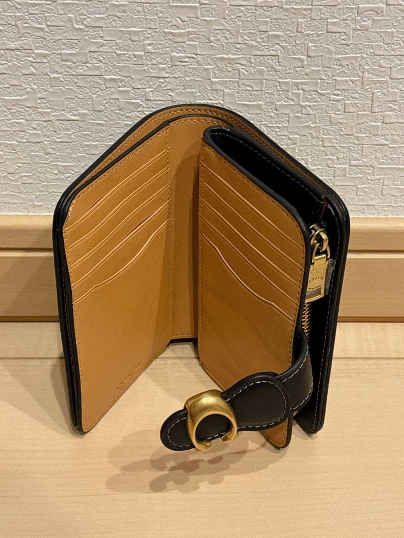 【人気商品】COACH コーチ タビーミディアムウォレット　黒色