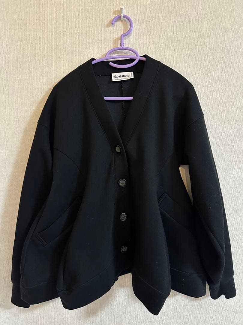 curve drape cardigan ブラック　nagonstans