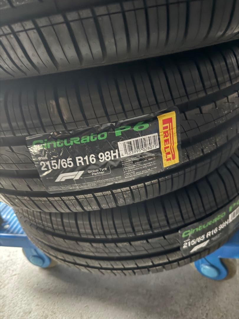 PIRELLI サマータイヤ　16インチ