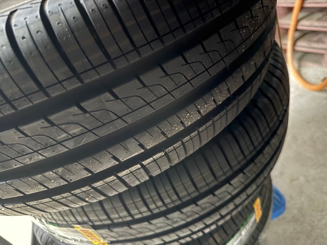 PIRELLI サマータイヤ　16インチ