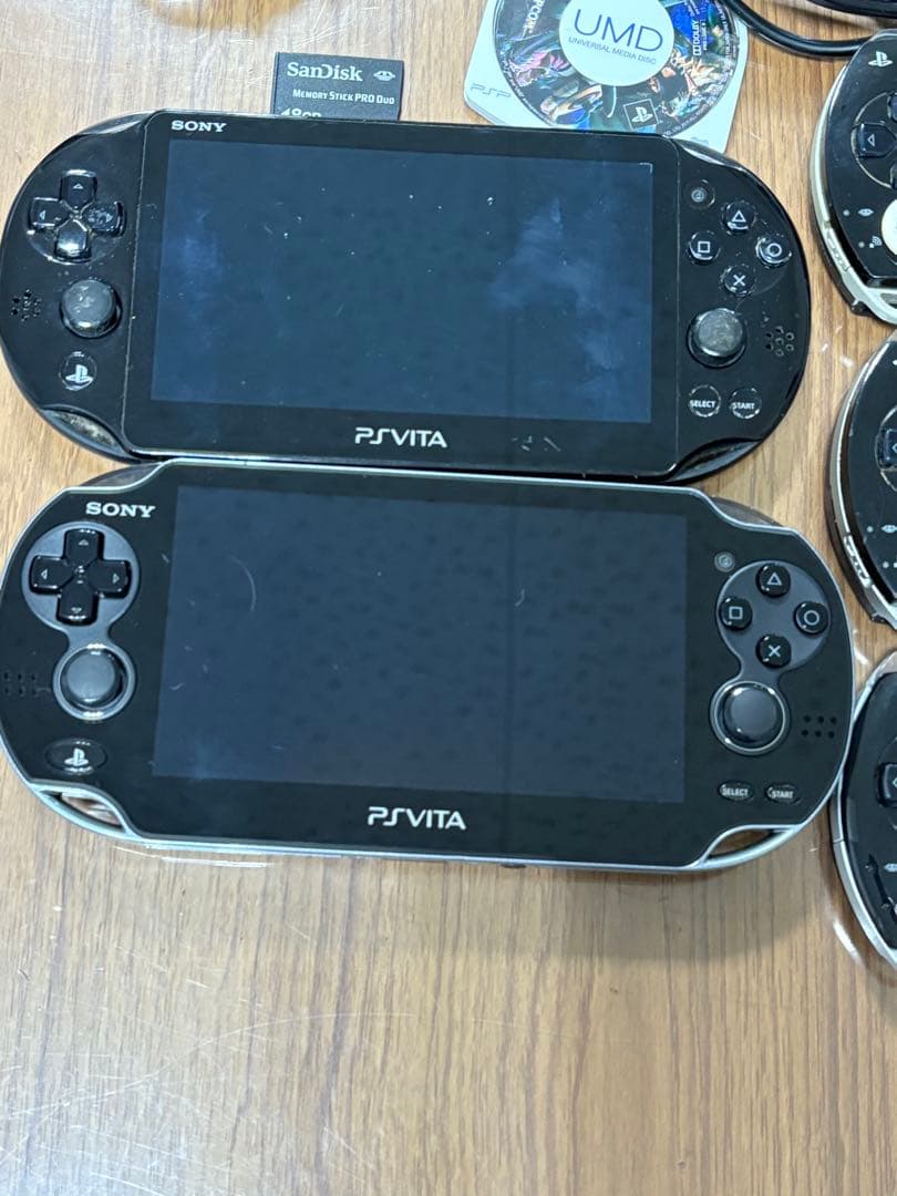【*能様 PS Vita2台とPSP3台セット 充電器付き