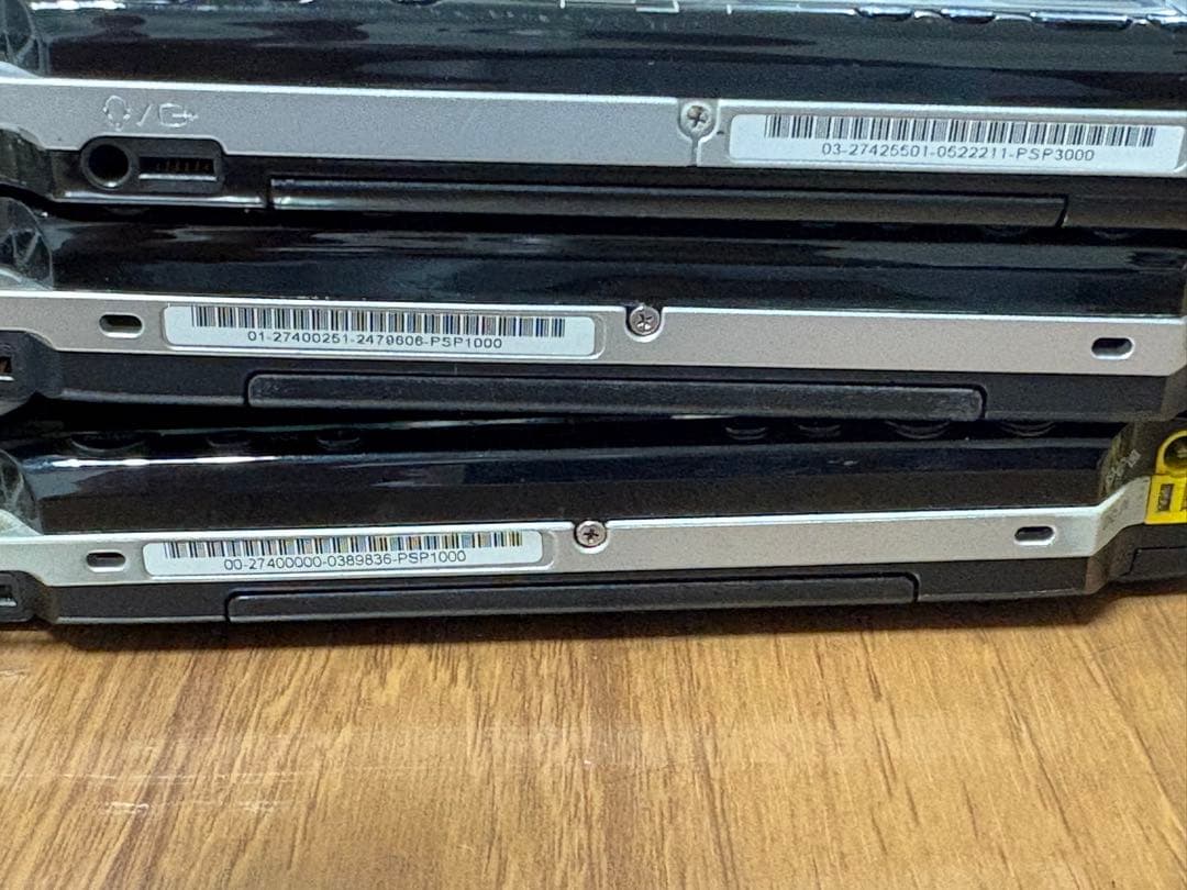 【*能様 PS Vita2台とPSP3台セット 充電器付き
