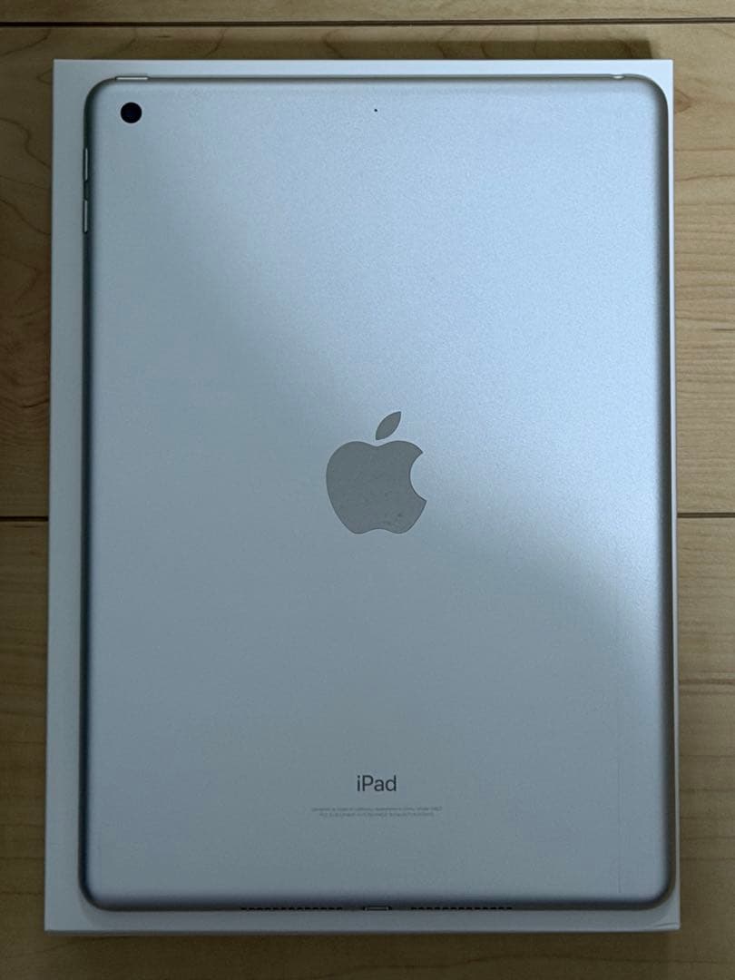iPad 本体(第5世代)充電器・USBケーブル・ケース付き　箱あり