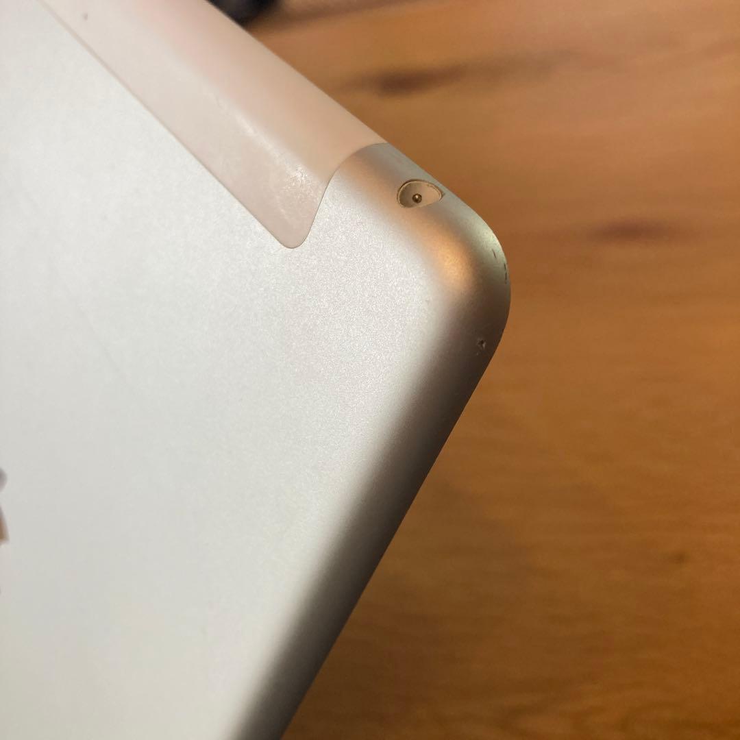Apple iPad (第5世代) 128GB シルバー