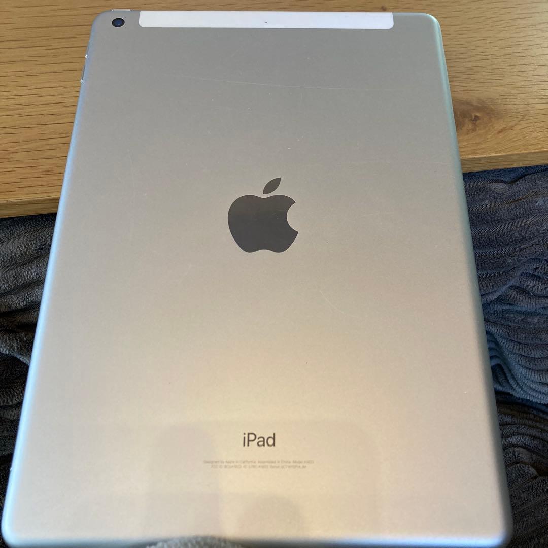Apple iPad (第5世代) 128GB シルバー