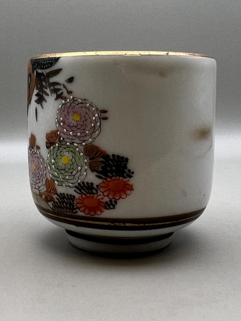 【海】九谷焼 高級金彩色絵花草文 茶杯 細密手描 金襴手 煎茶道具