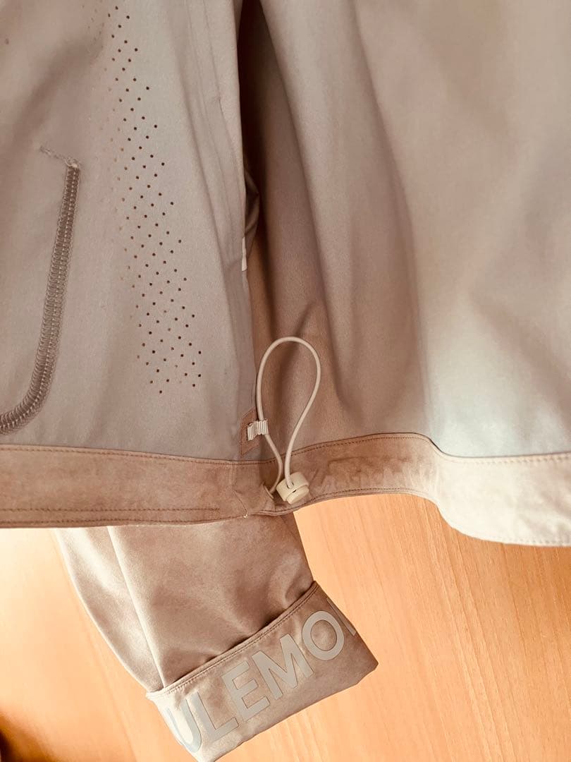 ウォーキング・ランニングウェア lululemon Rain Chaser Jacket M size
