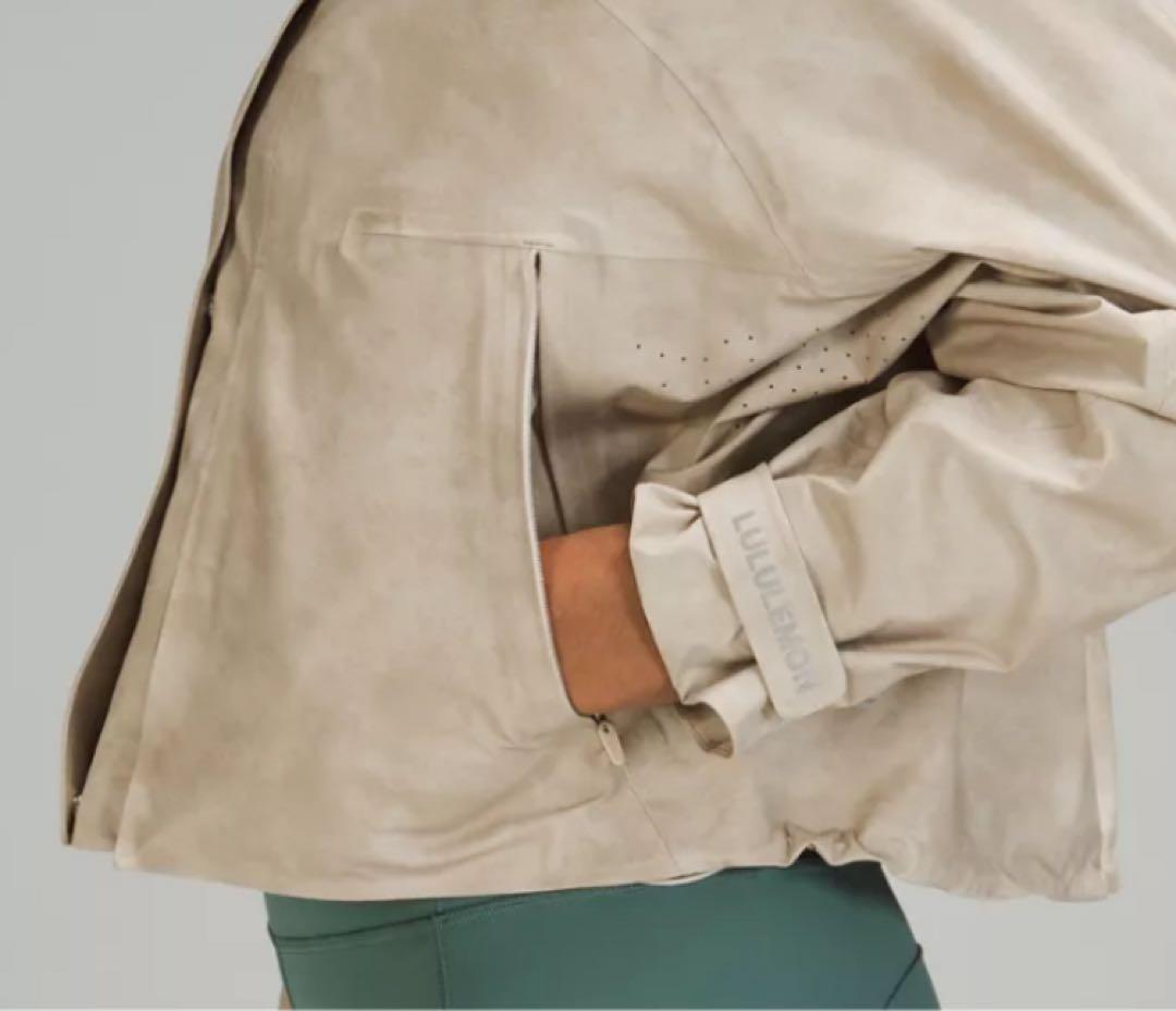 ウォーキング・ランニングウェア lululemon Rain Chaser Jacket M size
