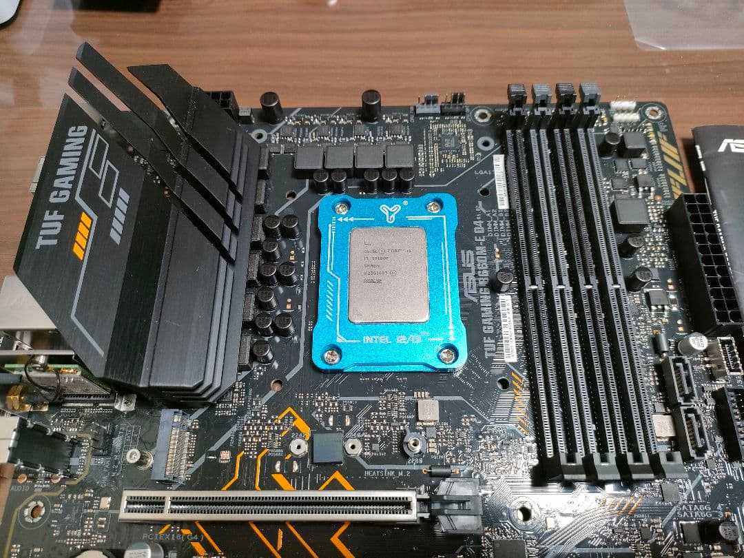 corei3-13100FとマザーボードB660M-E D4