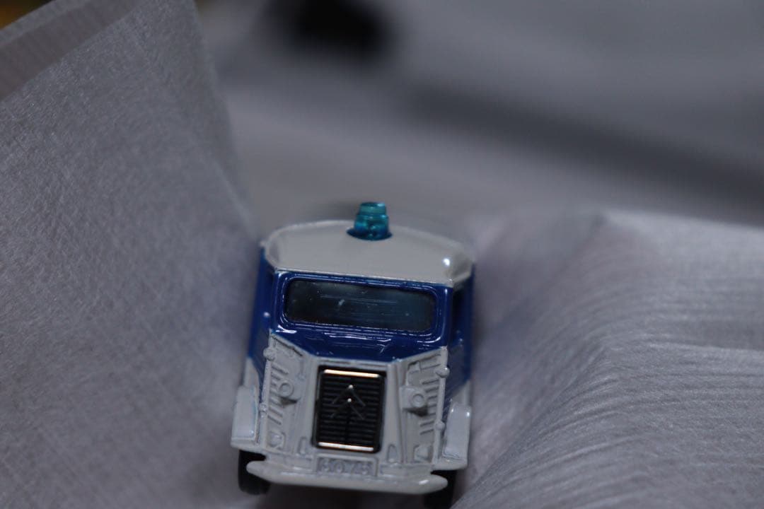 日本製　トミカ　外国車シリーズ　シトロエン　H トラック　ポリスカー　F44