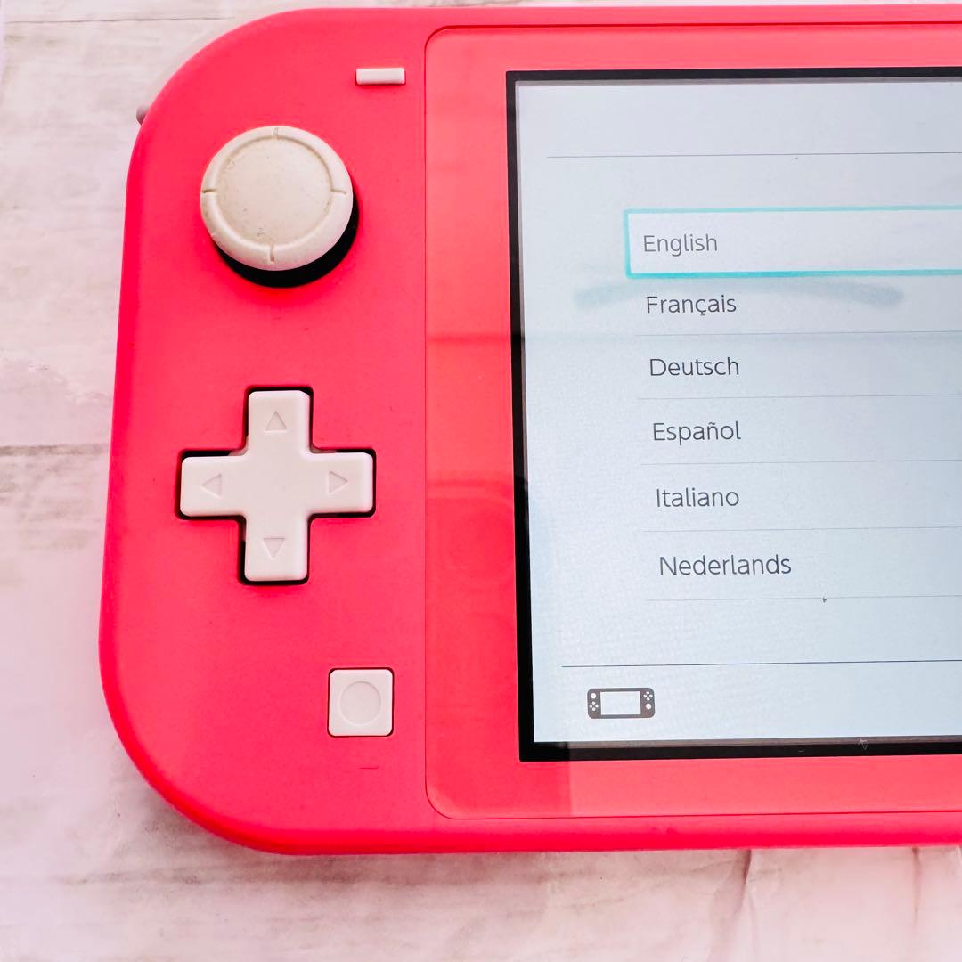 ほぼ新品 Nintendo Switch Lite 任天堂 スイッチライト 本体