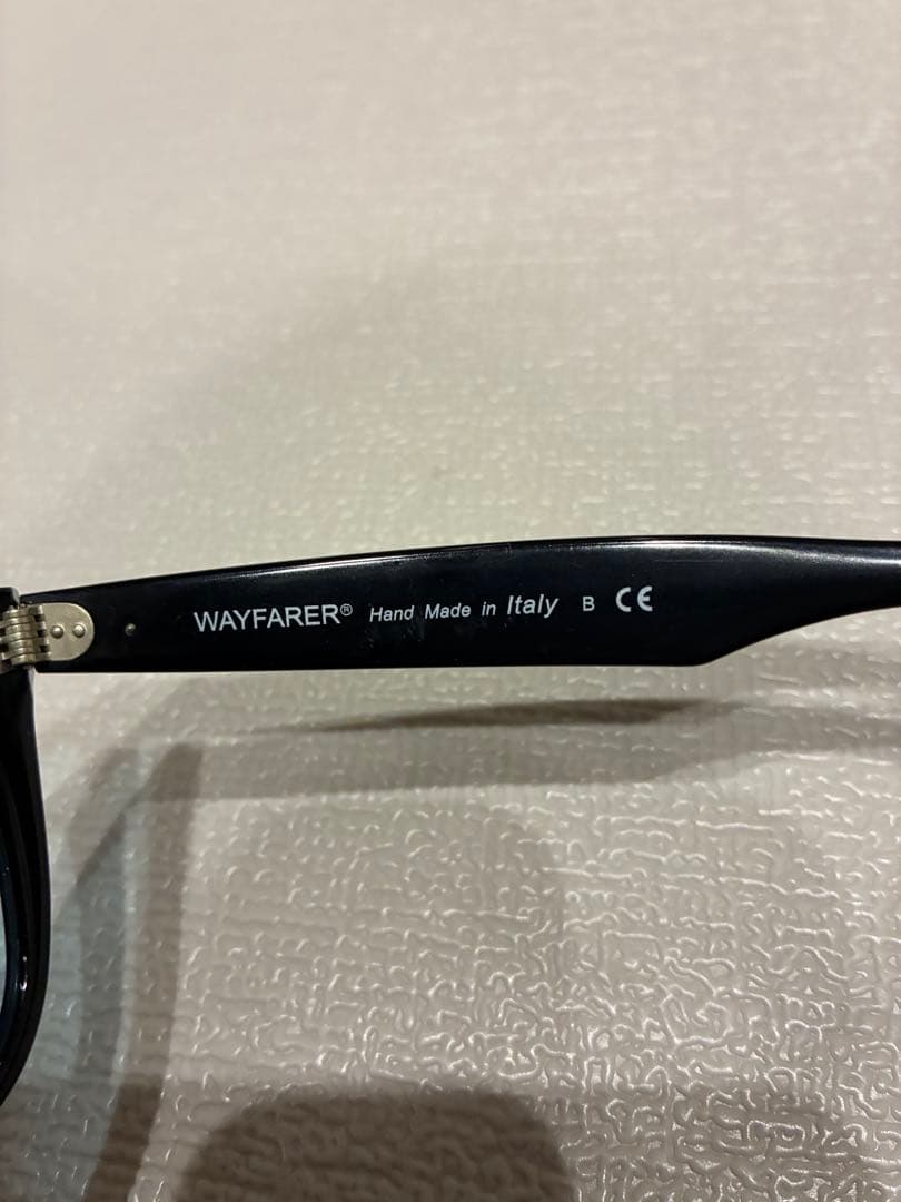 Ray-Ban Wayfarer ブラックフレーム サングラス　ブルーレンズ