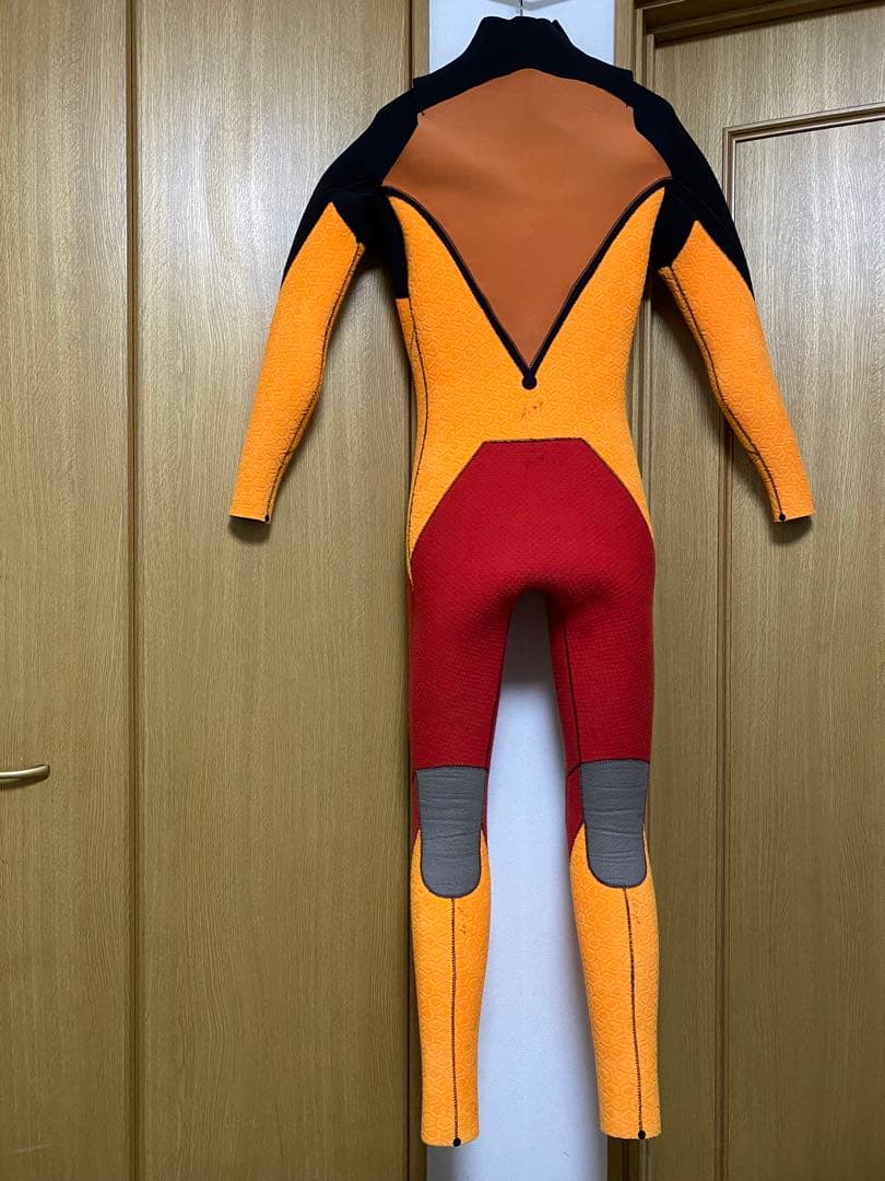 美品★裏起毛で暖か【アンカー】3mmセミドライフルスーツ　ANCHOR サイバー