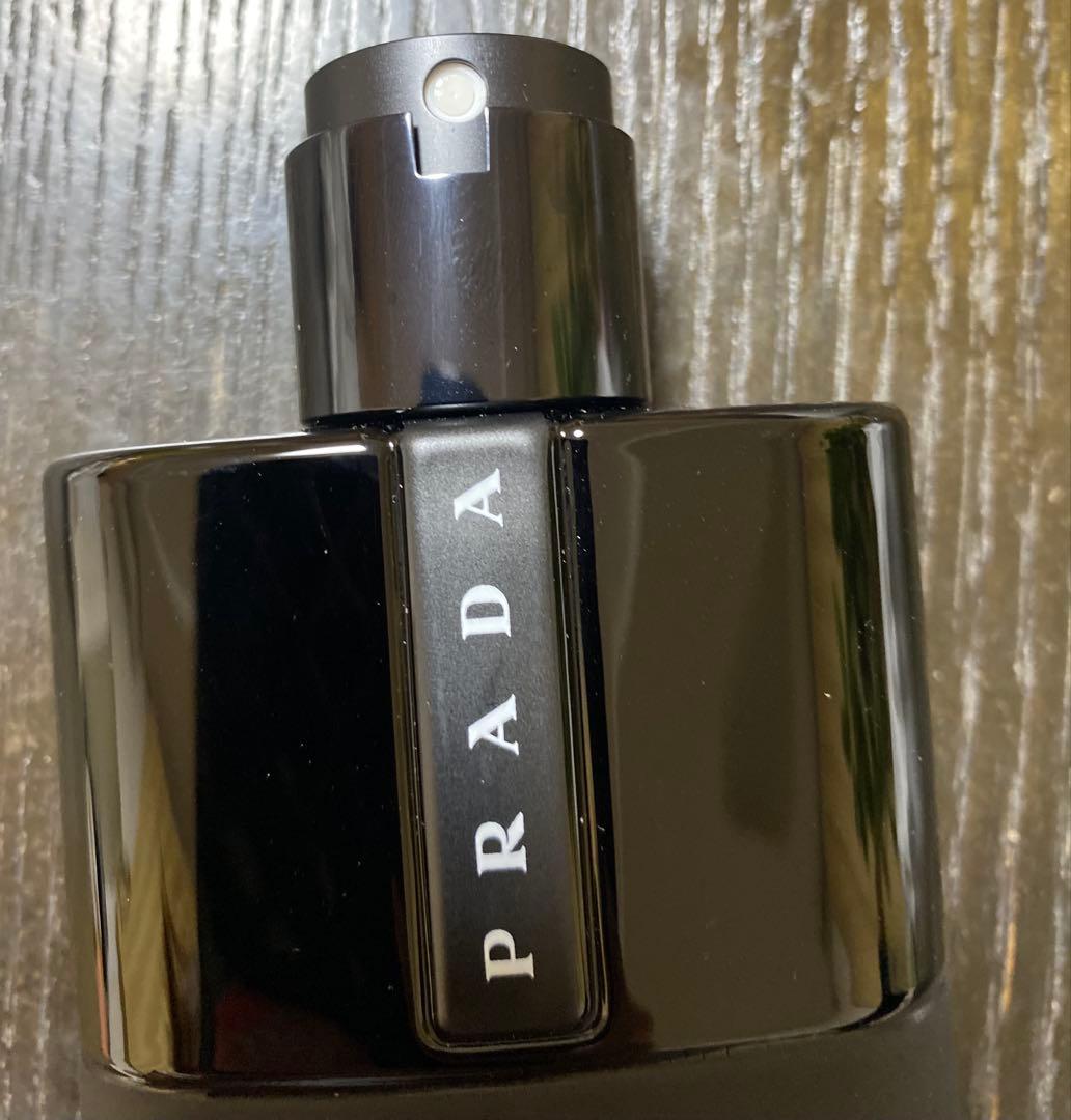 プラダブラックオーデパルファム【50ml】未使用に近い！