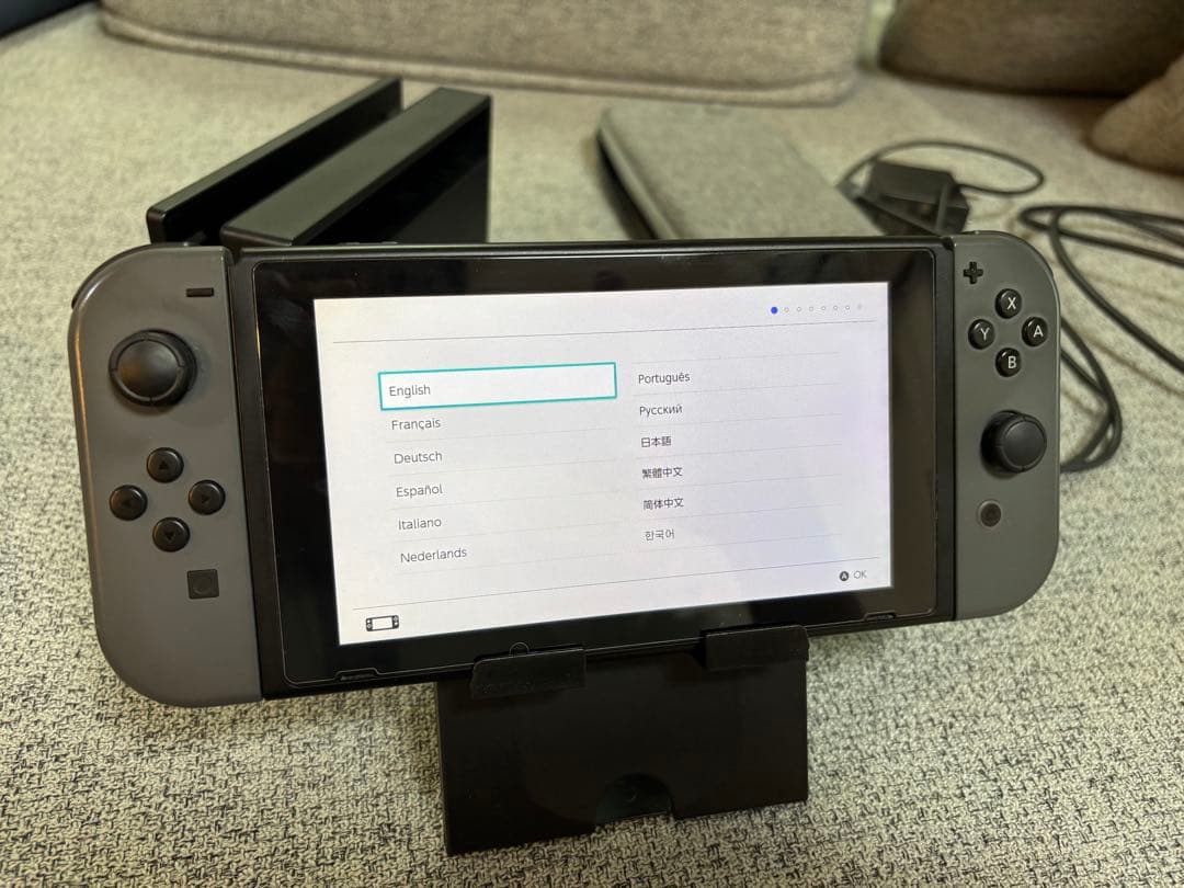 Nintendo Switch 本体 + SDカード128GB、ケース、スタンド