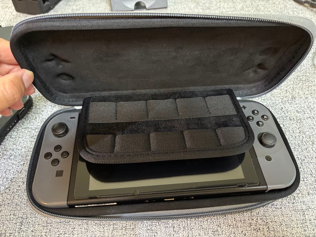 Nintendo Switch 本体 + SDカード128GB、ケース、スタンド