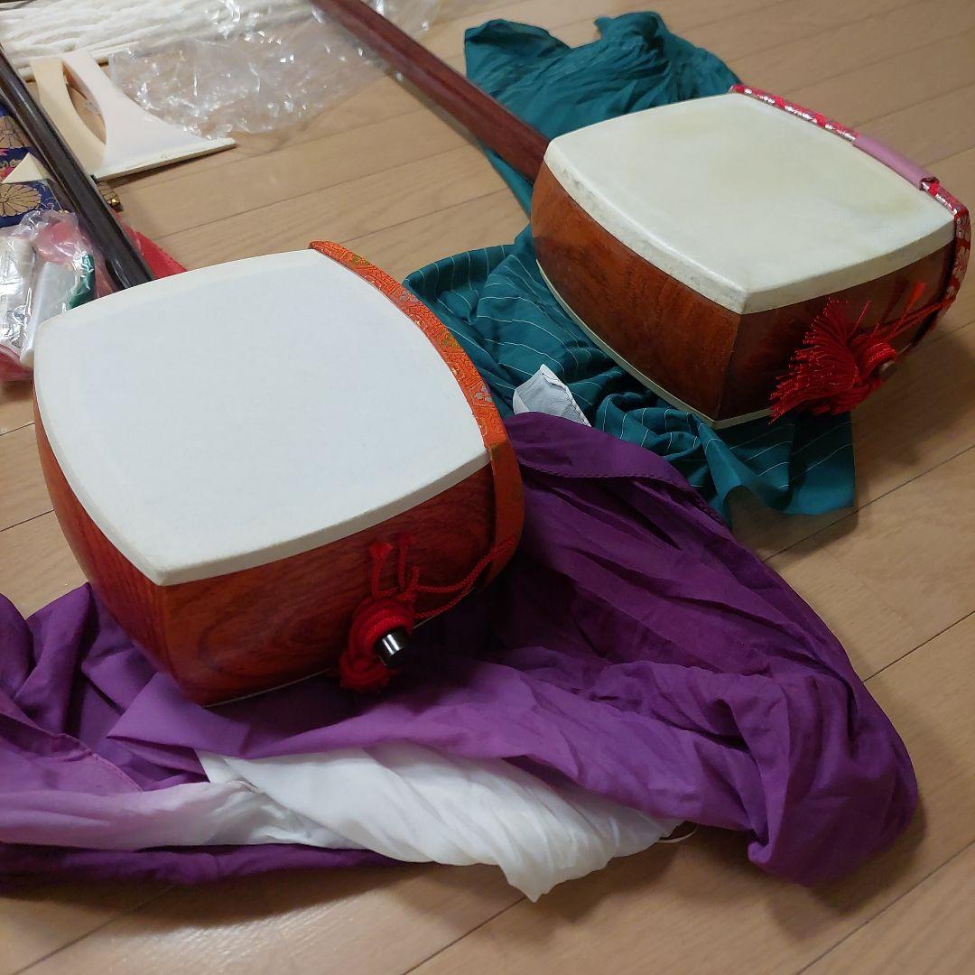 し*か様 三味線 本体 木製 3弦 白赤２本セットジャンク