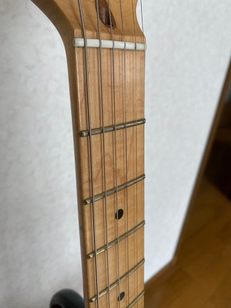 Fender USAneck、seymourduncan bodyストラット