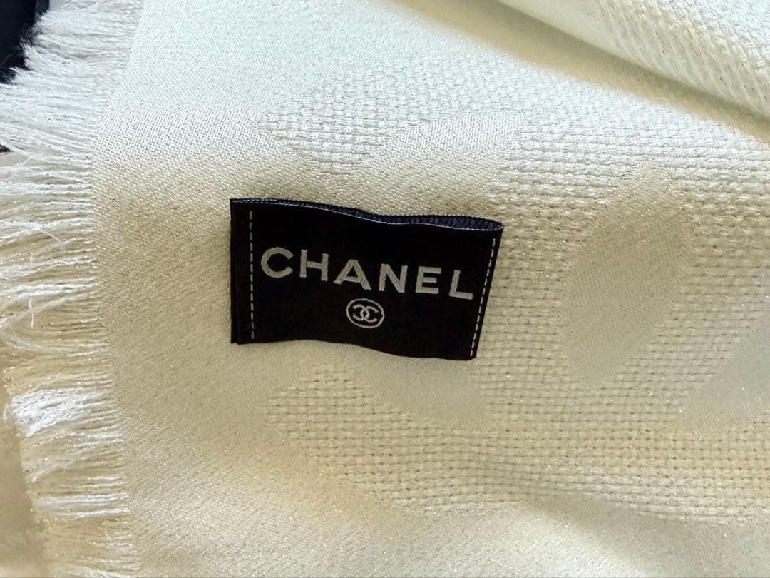 CHANEL 【未使用】ホワイトシルクカシミアストール