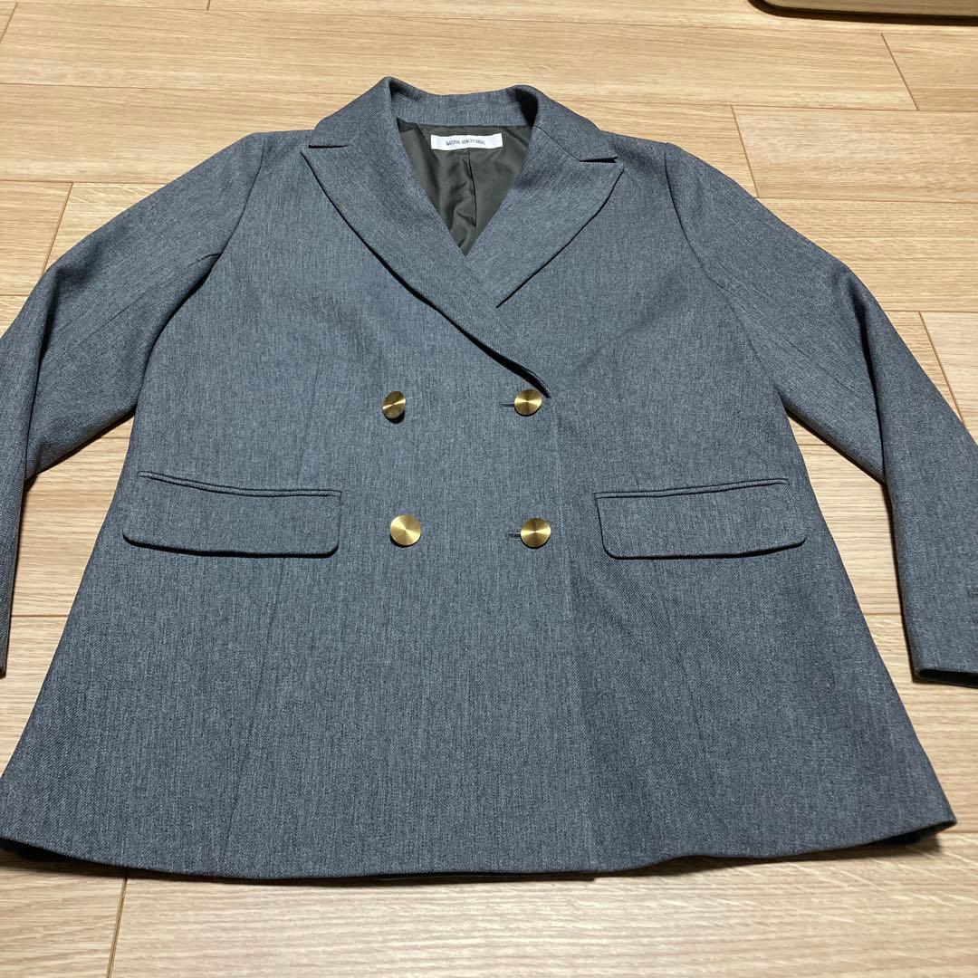 美品　ナチュラルビューティベーシック　ダブルブレスト　ジャケット　金ボタン