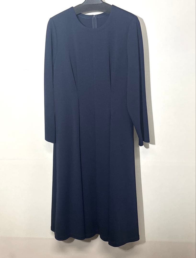 【新品】定価66,000円　レリアン　フレアニットワンピース　ネイビー13＋