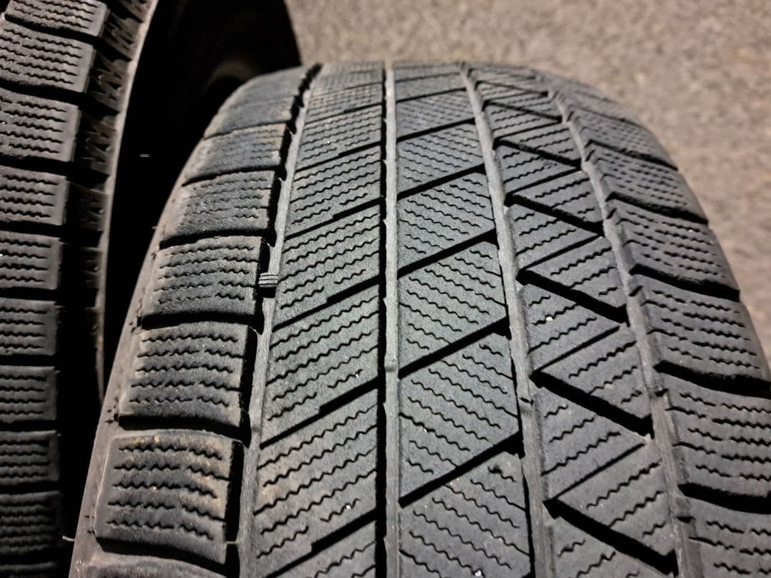 バリ山！215/60R16×4絶対安心のブリザックVRX！22年製！送料￥900