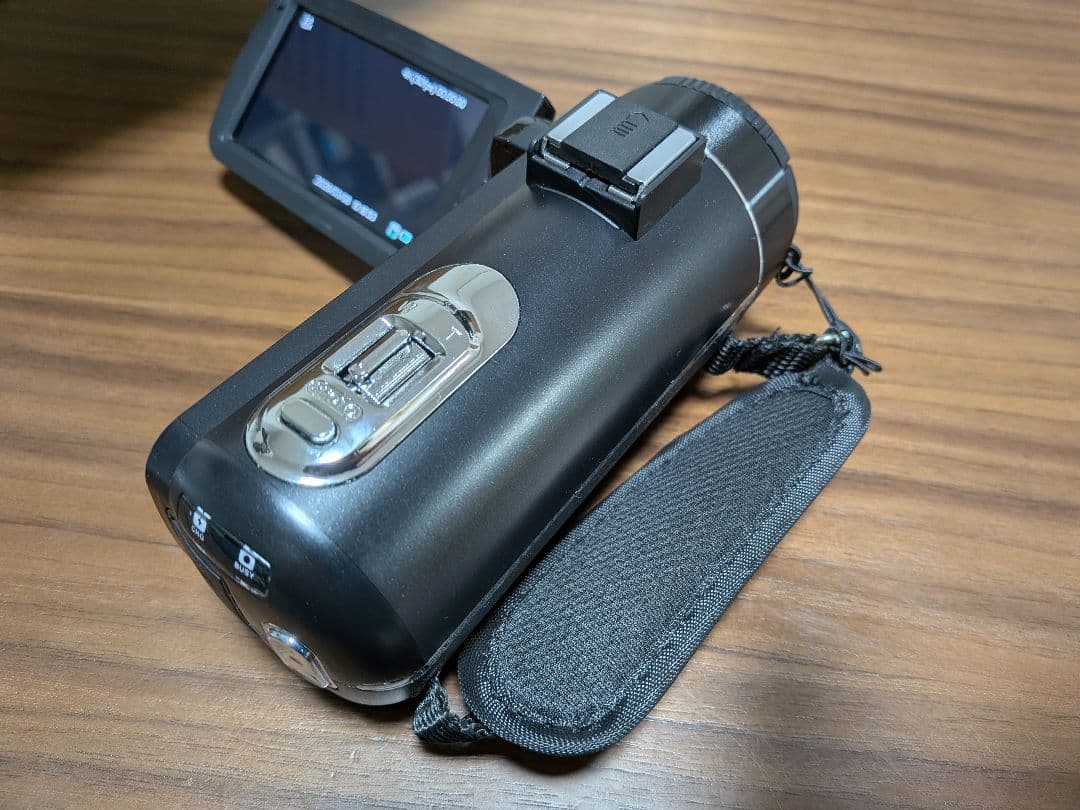 ​【美品】4K ビデオカメラ Wi-Fi搭載 18倍デジタルズーム 付属品完備
