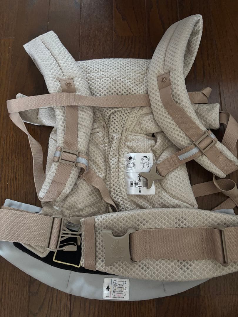 【美品】ergobaby 抱っこ紐 メッシュ ベージュ フリーサイズ