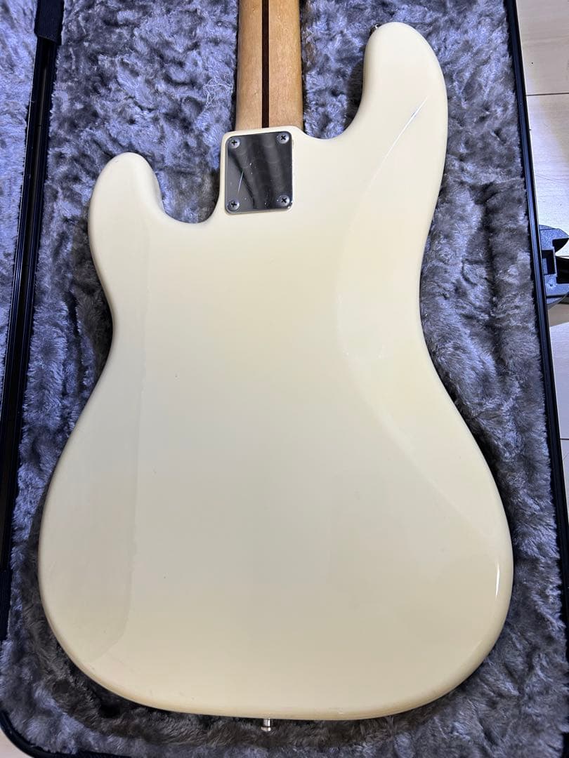 fender プレシジョンベース　指板ブラック加工