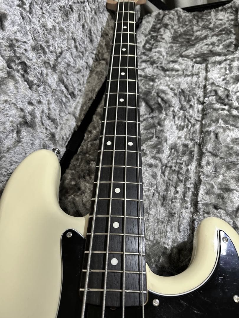 fender プレシジョンベース　指板ブラック加工