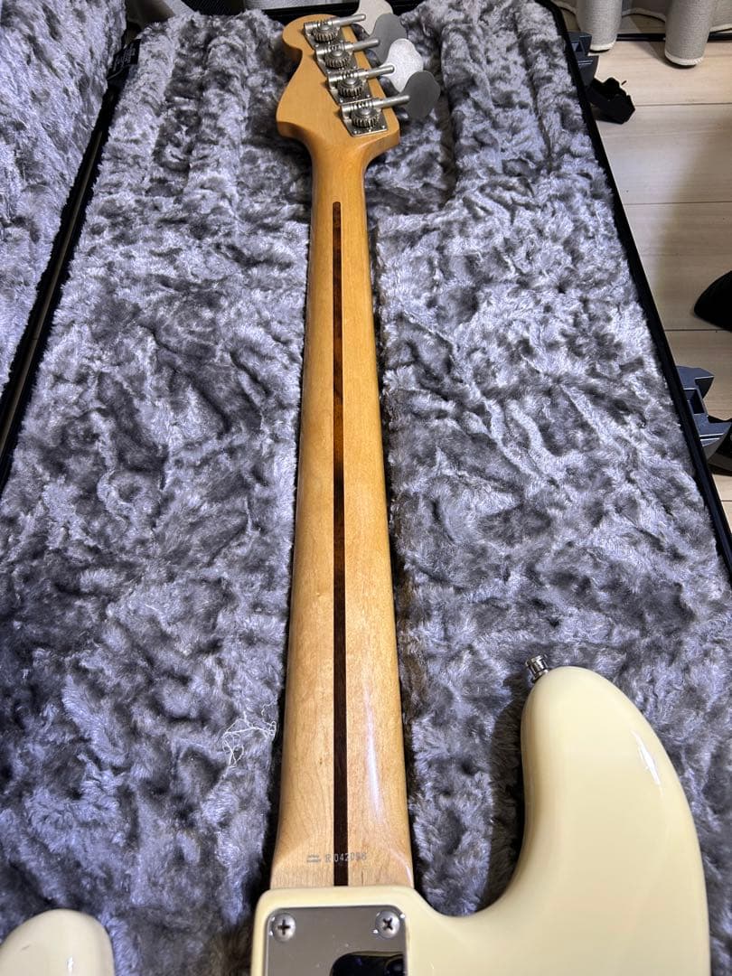 fender プレシジョンベース　指板ブラック加工