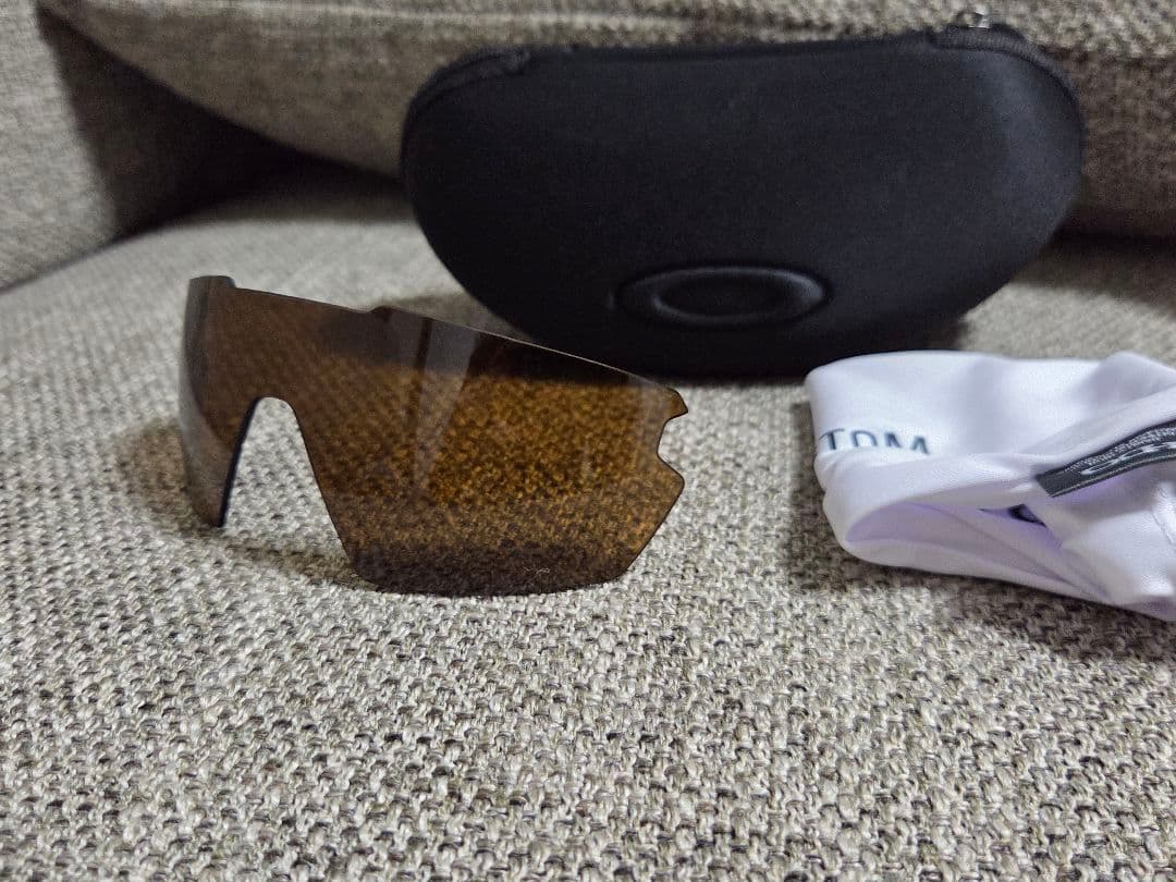 Oakley sphaera スポーツサングラス レッドフレーム