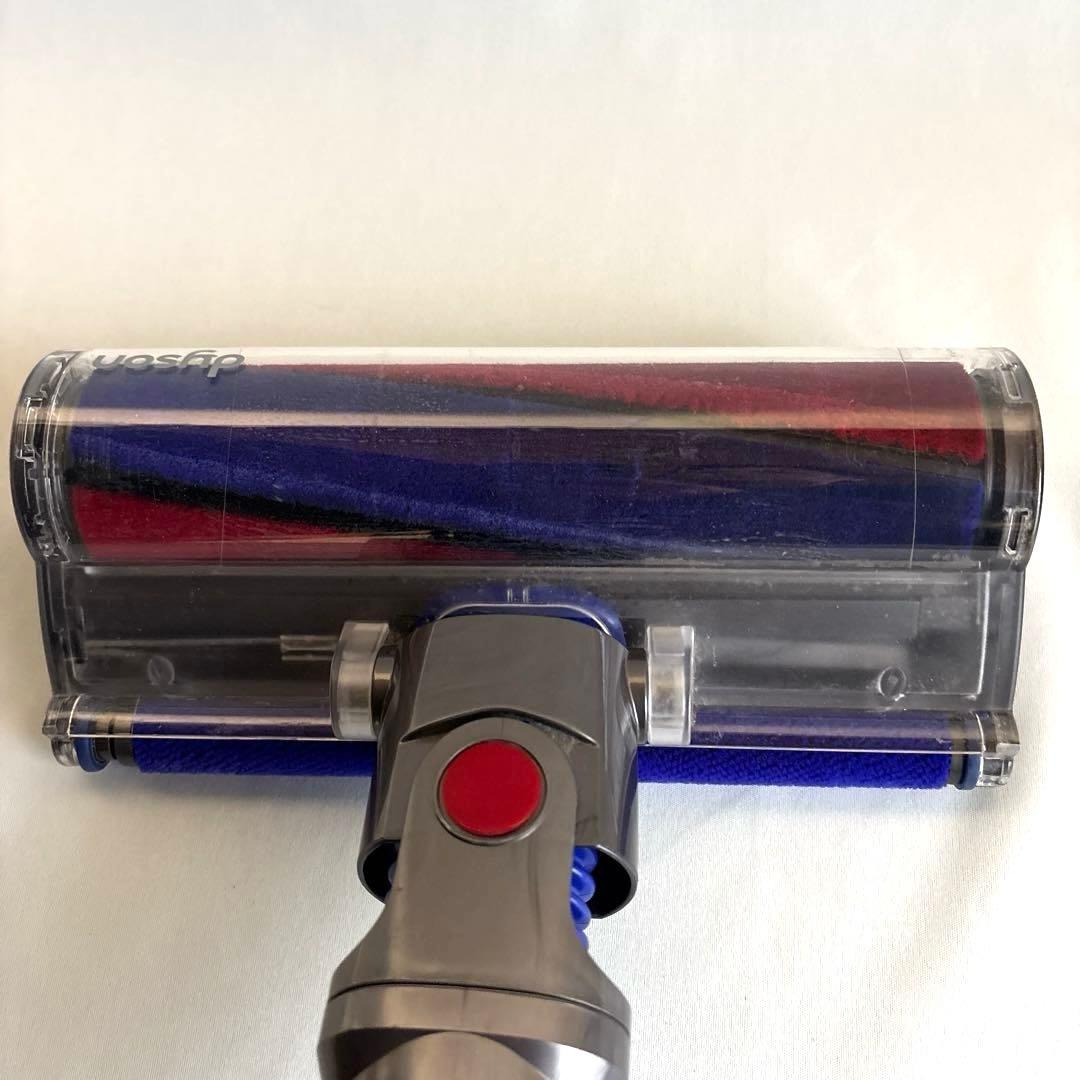 Dyson V8 Fluffy 本体 充電器・アタッチメント付き