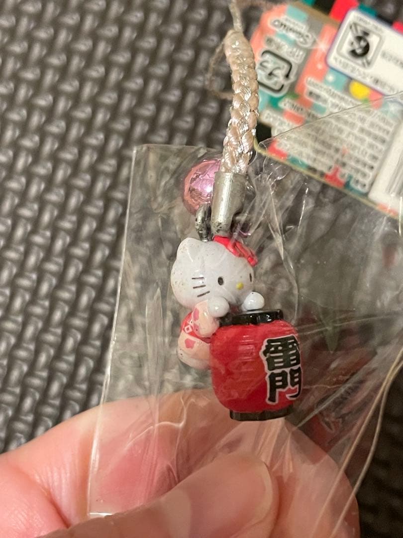 ご当地キティ　根付けストラップ　限定品　11点まとめ売り