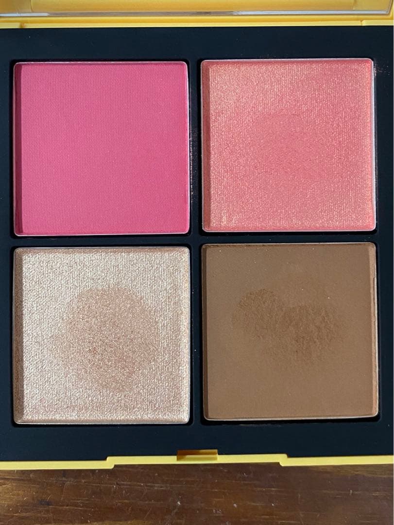 NARS ホットエスケープ チークパレット II