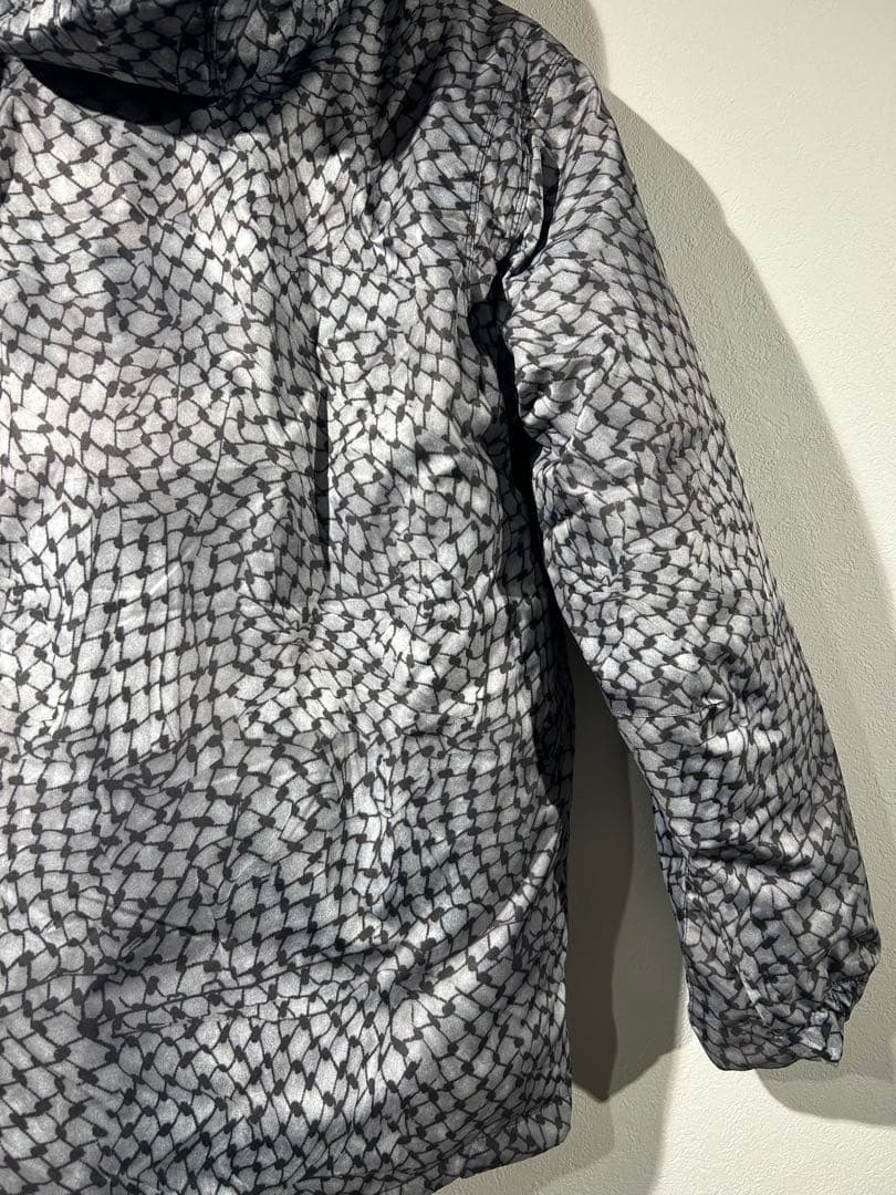 BURTON スノーボードジャケット　ダウンジャケット