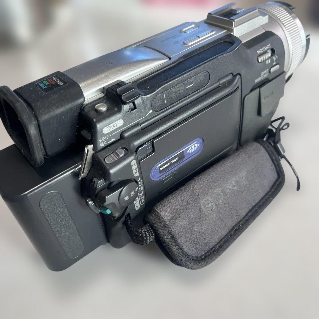 SONY HANDYCAM miniDVビデオカメラ DCR-TRV20 ①