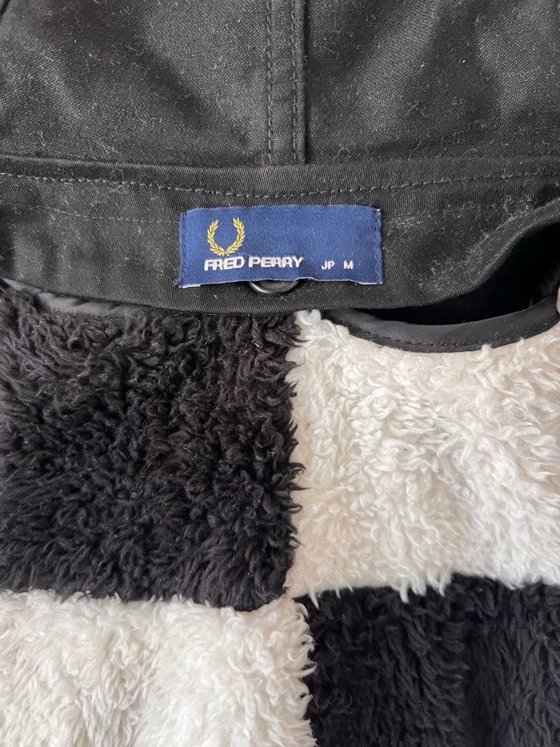 フレッドペリー FRED PERRY チェッカー柄インナージャケット付きコート黒