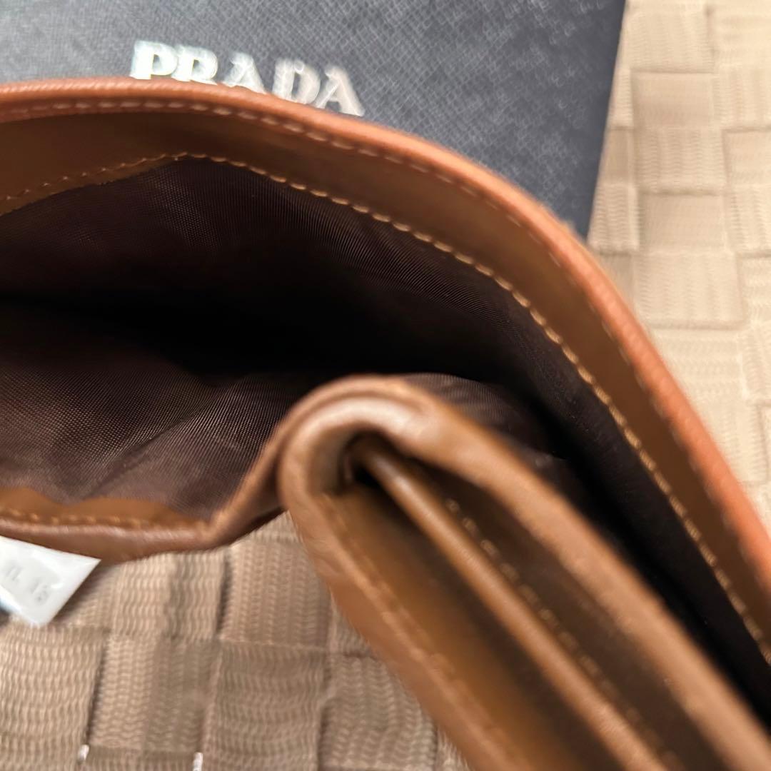 PRADA プラダ　ブラウン 二つ折り財布