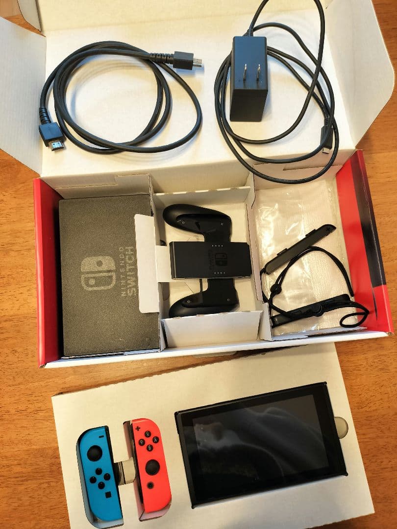 チ*ア様 【動作確認済】Nintendo Switch 本体 および付属品