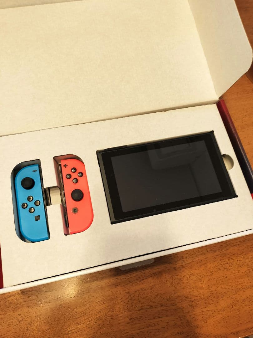 チ*ア様 【動作確認済】Nintendo Switch 本体 および付属品
