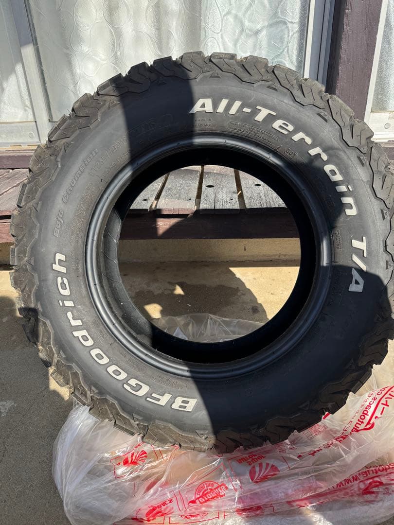 ①本目BFGOODRICH ALL-TERRAIN T/A® KO2