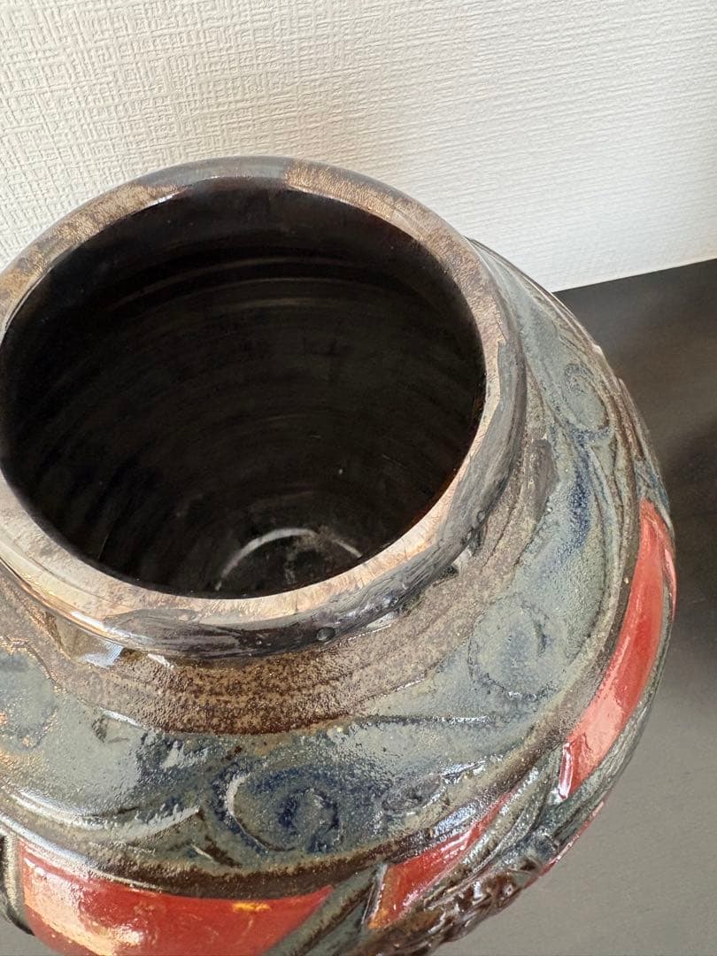 【光ちゃん】陶器花瓶　やちむん　沖縄　壺屋焼 赤絵魚紋 小橋川卓卓史